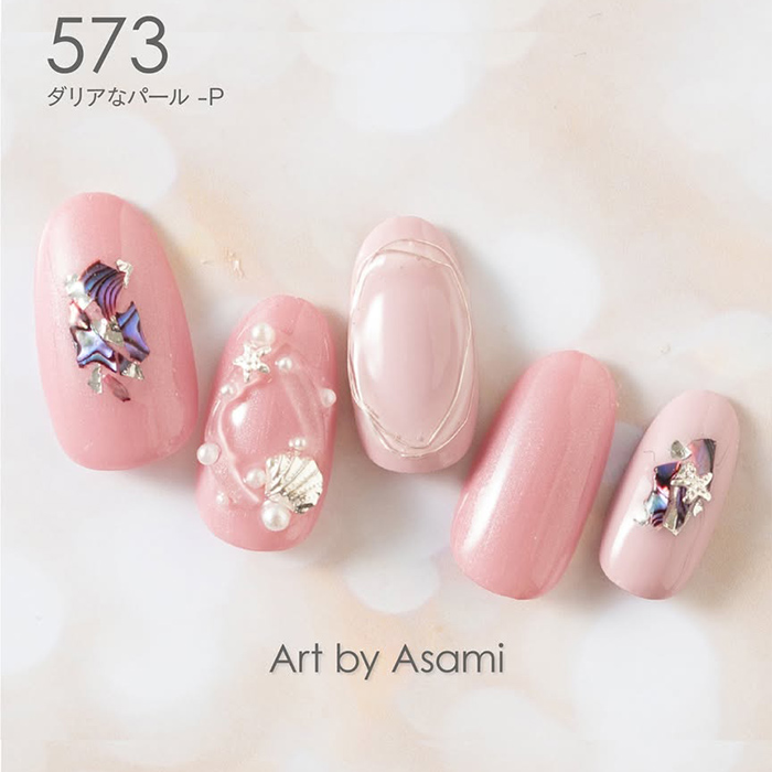 ①パーツで海らしさを表現♡ぷっくりニュアンス×海ネイル