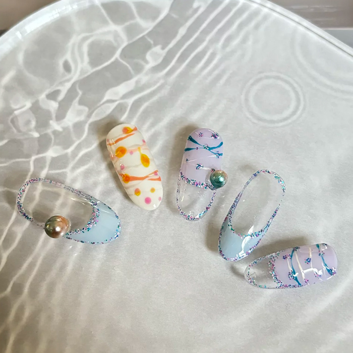 ①夏らしさをまだ感じたい方に☆大人ヨーヨーネイル