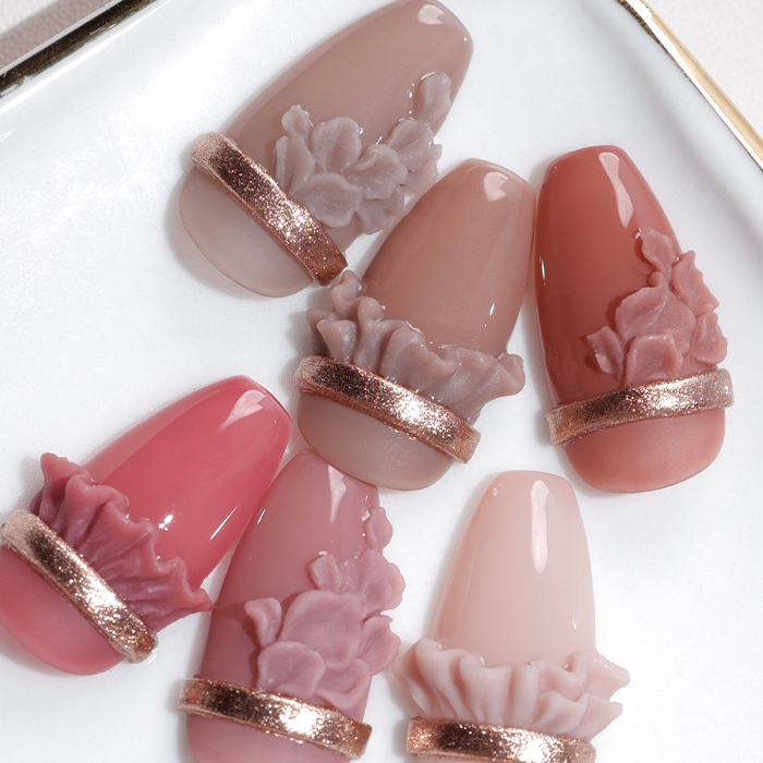 お出かけやデートに♡やわらかに艶めくローズトーン