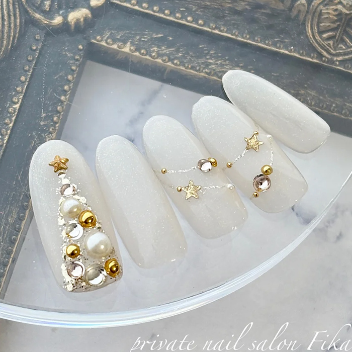 ⑤ホワイトクリスマスを楽しむ♡ツリー×ウォールデコ風ネイル