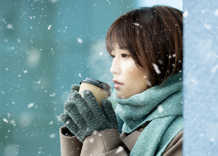 ファッションとリンクする12月ネイル♪冬コーデとの上品バランス