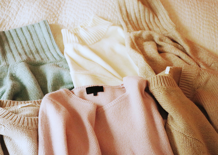 ニットやコートに映える大人カラーコーデ