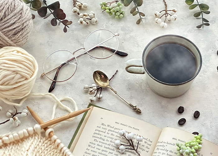 冬の手元を彩る♡ 上品で大人かわいいネイルデザイン7選