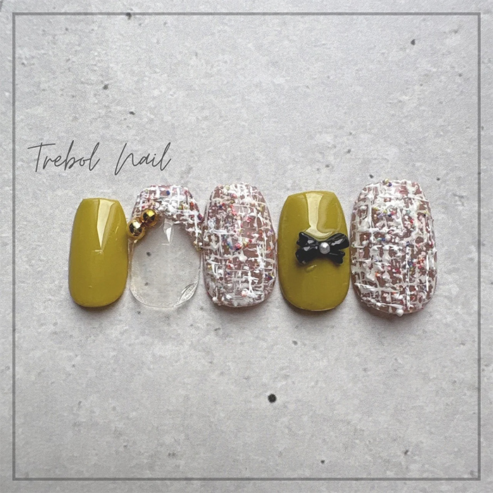 ③ほんのり和を感じる♡くすみグリーン×ツイードネイル