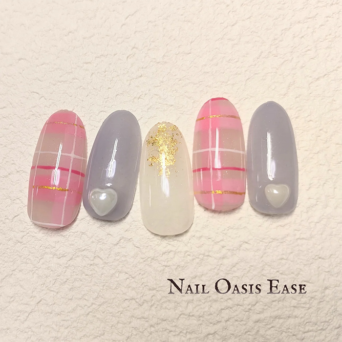 ⑥上品なのに可愛い☆シアーカラー×ピンクチェックネイル