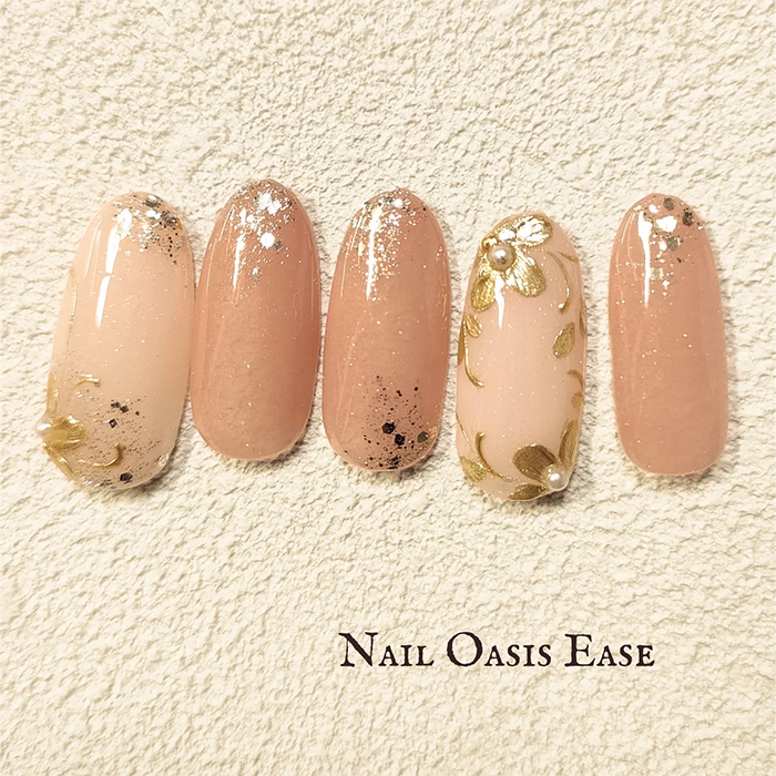 ④まるで額縁♪ヌーディーベースのミラーフラワーネイル