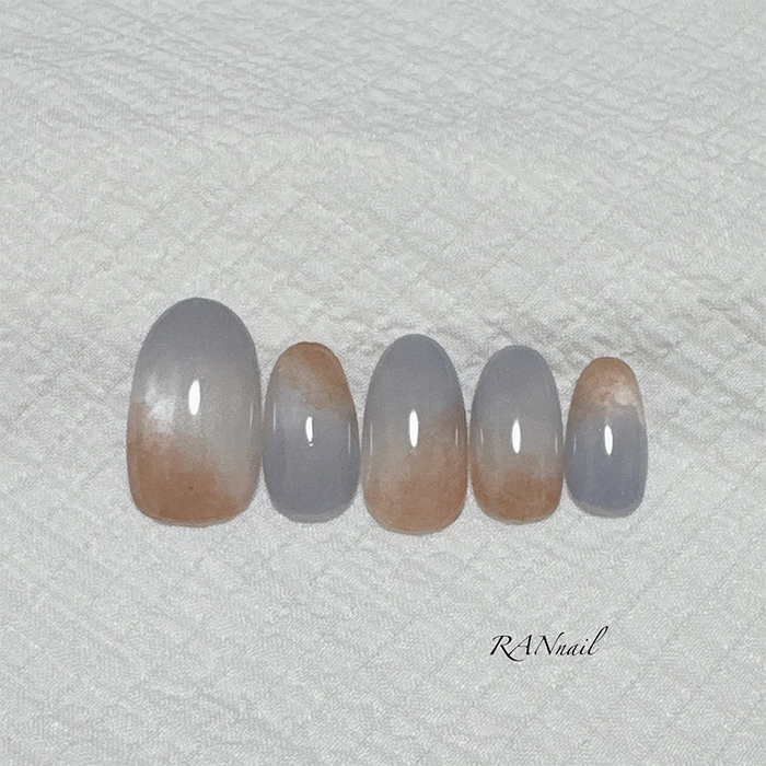 ⑤くすみカラーで大人っぽく◎シアーパープルのニュアンスネイル