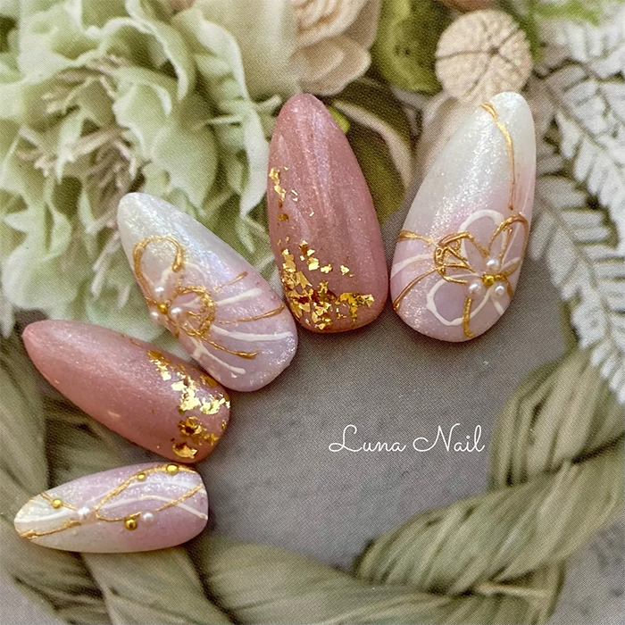 ⑥やさしいベースカラー♪斜めグラデーション×水引きネイル