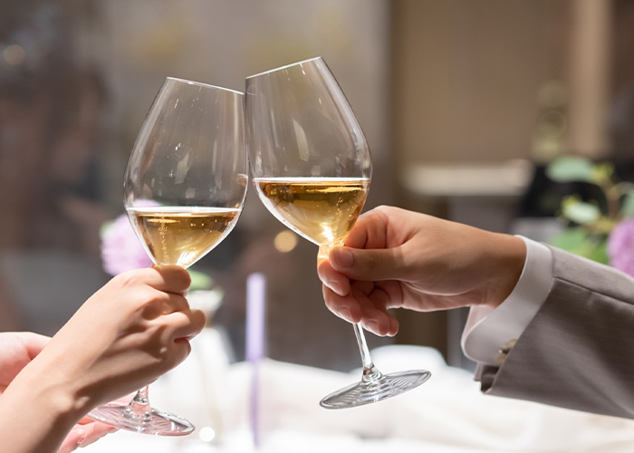 ビジューネイルで叶える♡毎日が少し特別になる指先へ