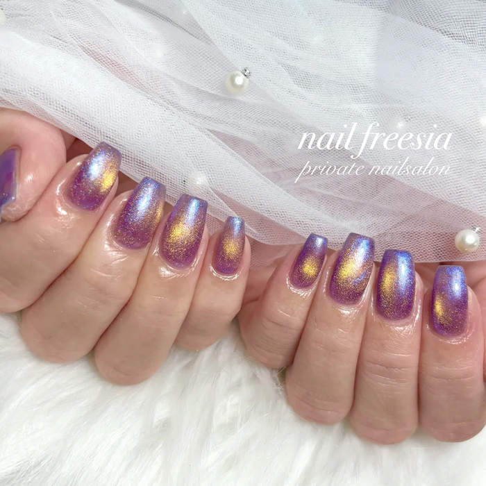 ⑫角度によって2色に輝く☆偏光マグネットネイル