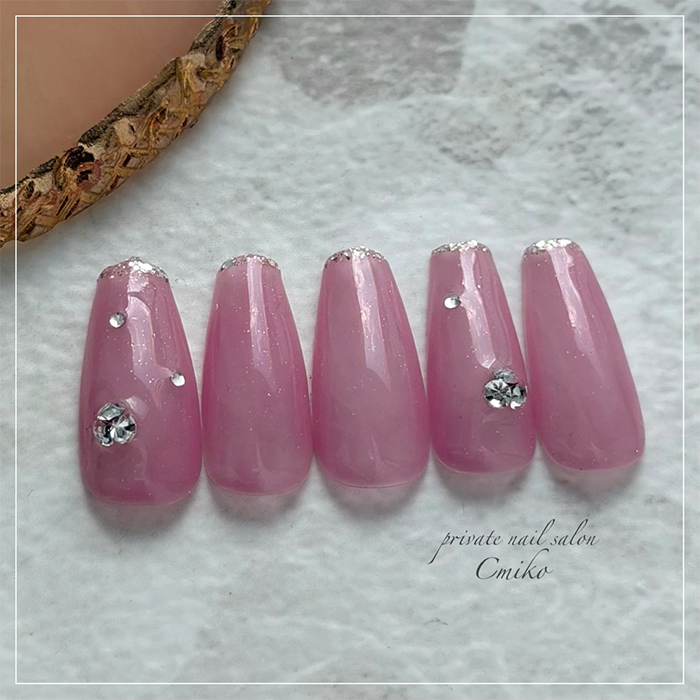 ⑦青みピンクがキュート♡ピンク×ラメスキニーフレンチ