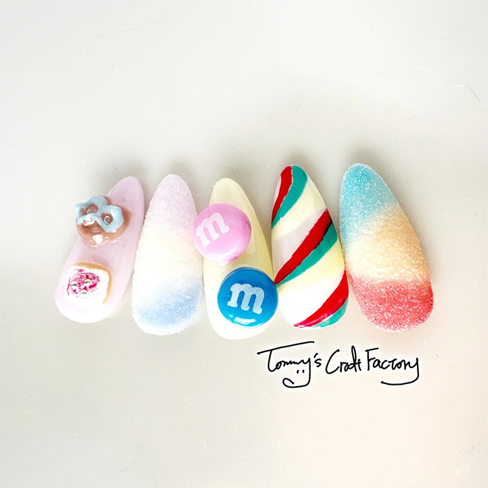 ⑤ポップでキュート☆カラフルスイートネイル