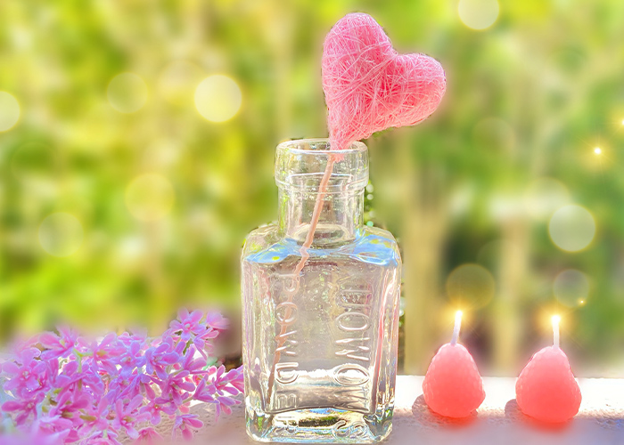 さりげなく楽しむ♪シンプルハートネイル5選