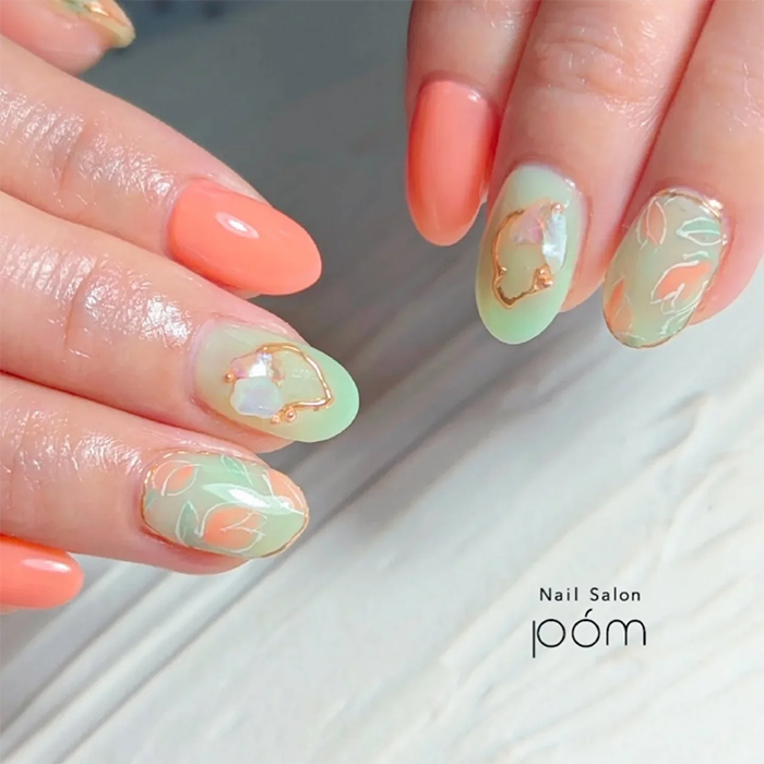 ⑬レトロな手描き♡ふんわりチューリップネイル