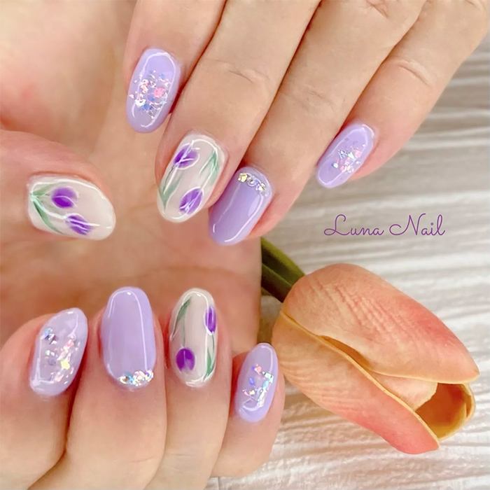⑭大人っぽく見せる◎パープル×チューリップネイル
