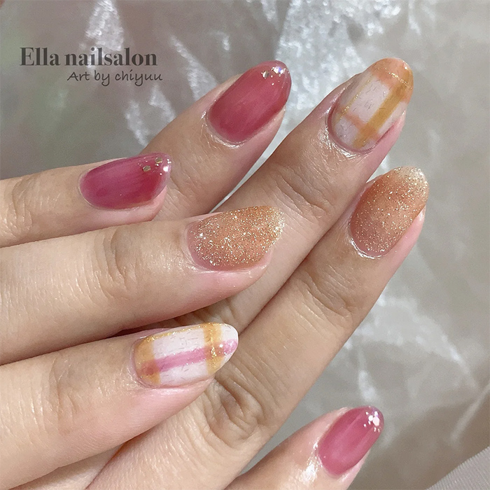 ③ちゅるんな質感♪クリアカラー×チェックネイル