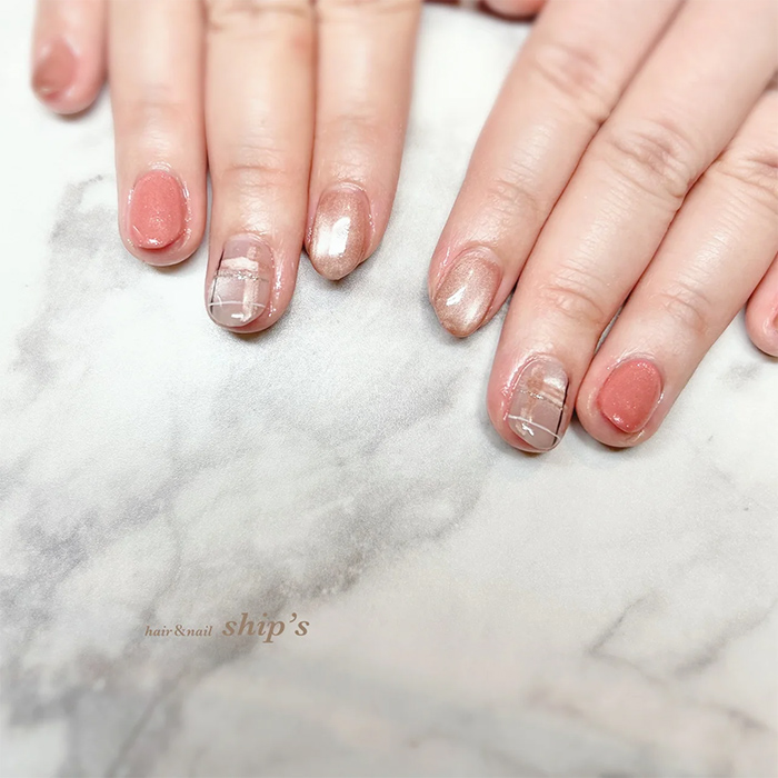 ②クラシカルでおしゃれ♪マグネット×チェックネイル