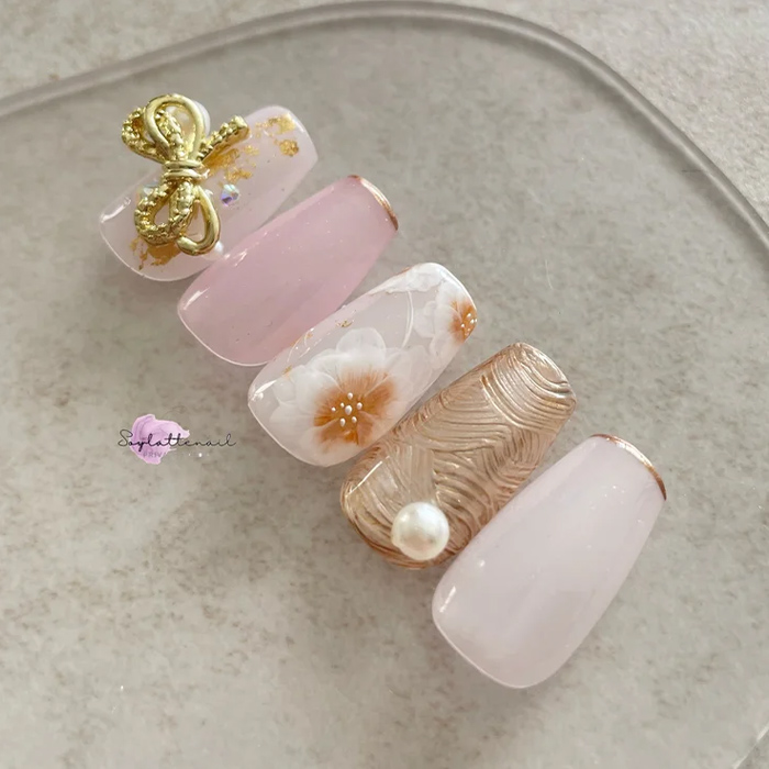 ⑤和装にピッタリ♪帯パーツ×フラワーネイル