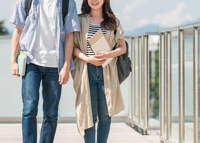 甘すぎないホワイトデーネイルで春のお出かけを楽しもう♪