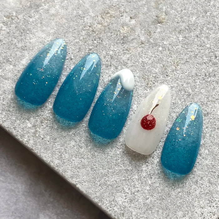 ④シュワっとクリームソーダ♪ブルーネイル