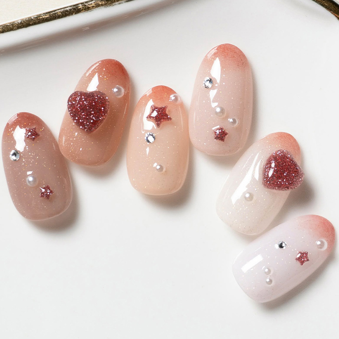 ピンクやベージュ系のネイルカラーが入学式に人気♡