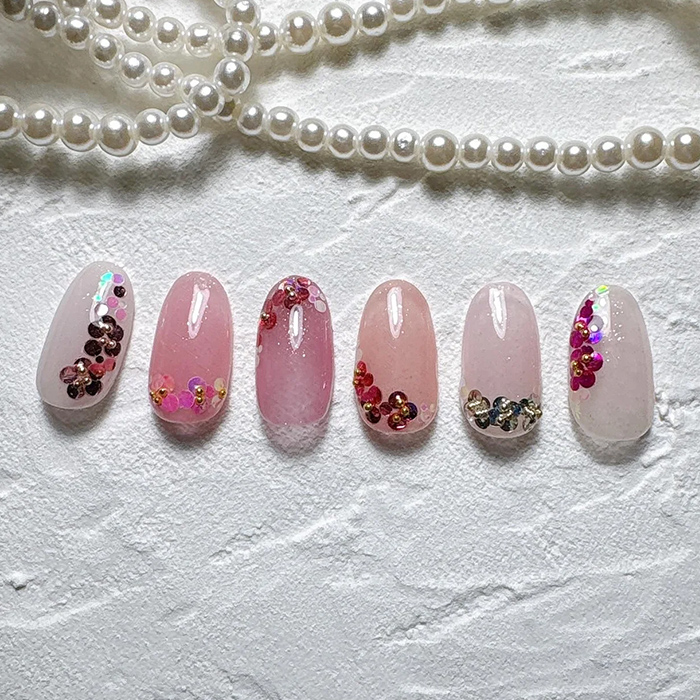 ⑪時短でも可愛い♡ピンク×ホロフラワーネイル