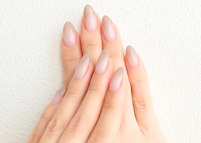 派手すぎないネイルなら入学式でも好印象◎
