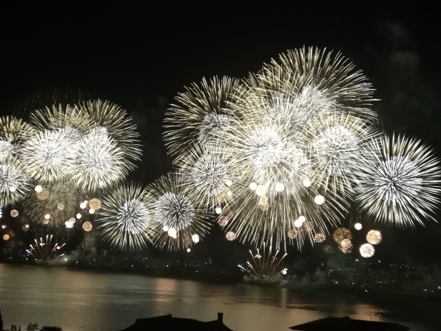 夜空カラーは抜け感を残して大人っぽく♪