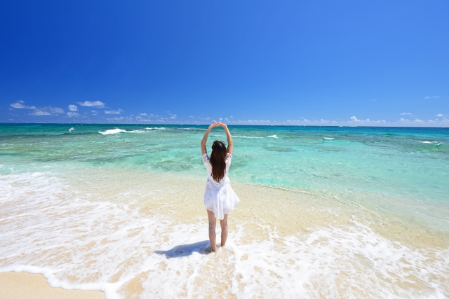 海ネイルはセルフでも大人可愛くできる？海っぽさが伝わるデザイン選び♪