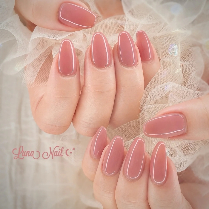 ⑥塗るだけで高見え♡くすみピンク×ワンカラーネイル