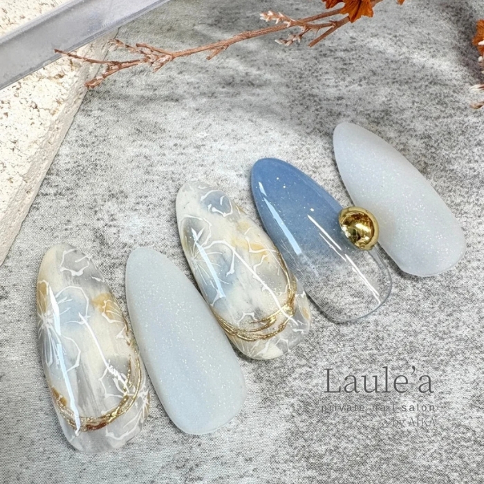 ①海に行きたくなる♪フラワー×グラデーションネイル