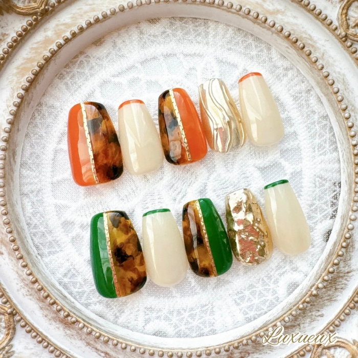 ⑥秋のこっくりカラーを取り入れて♪バイカラー×べっ甲ネイル
