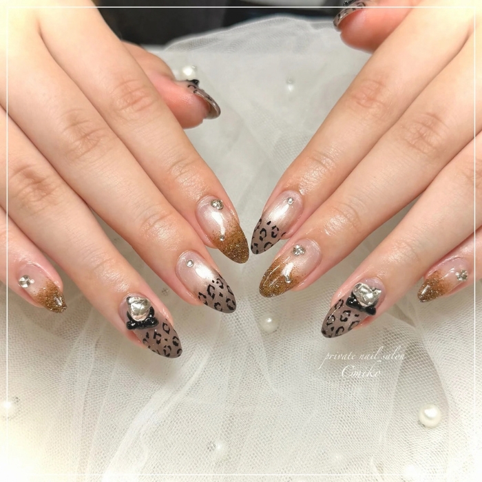 ⑬シックな大人カラー◎マグネット×レオパードネイル